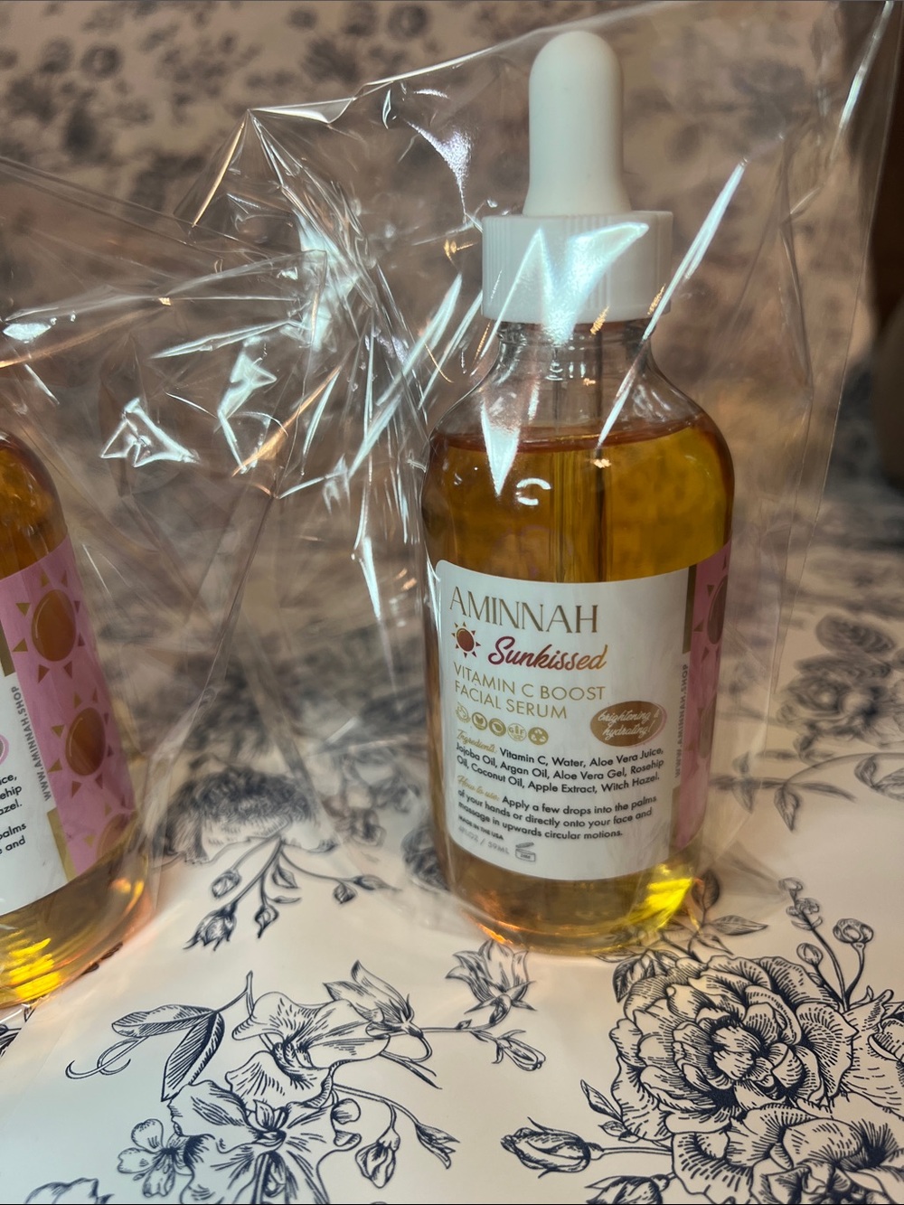 Aminnah Sun-Kissed Vitamin C Facial Serum - (2 Bottles) - Picture 4 of 4